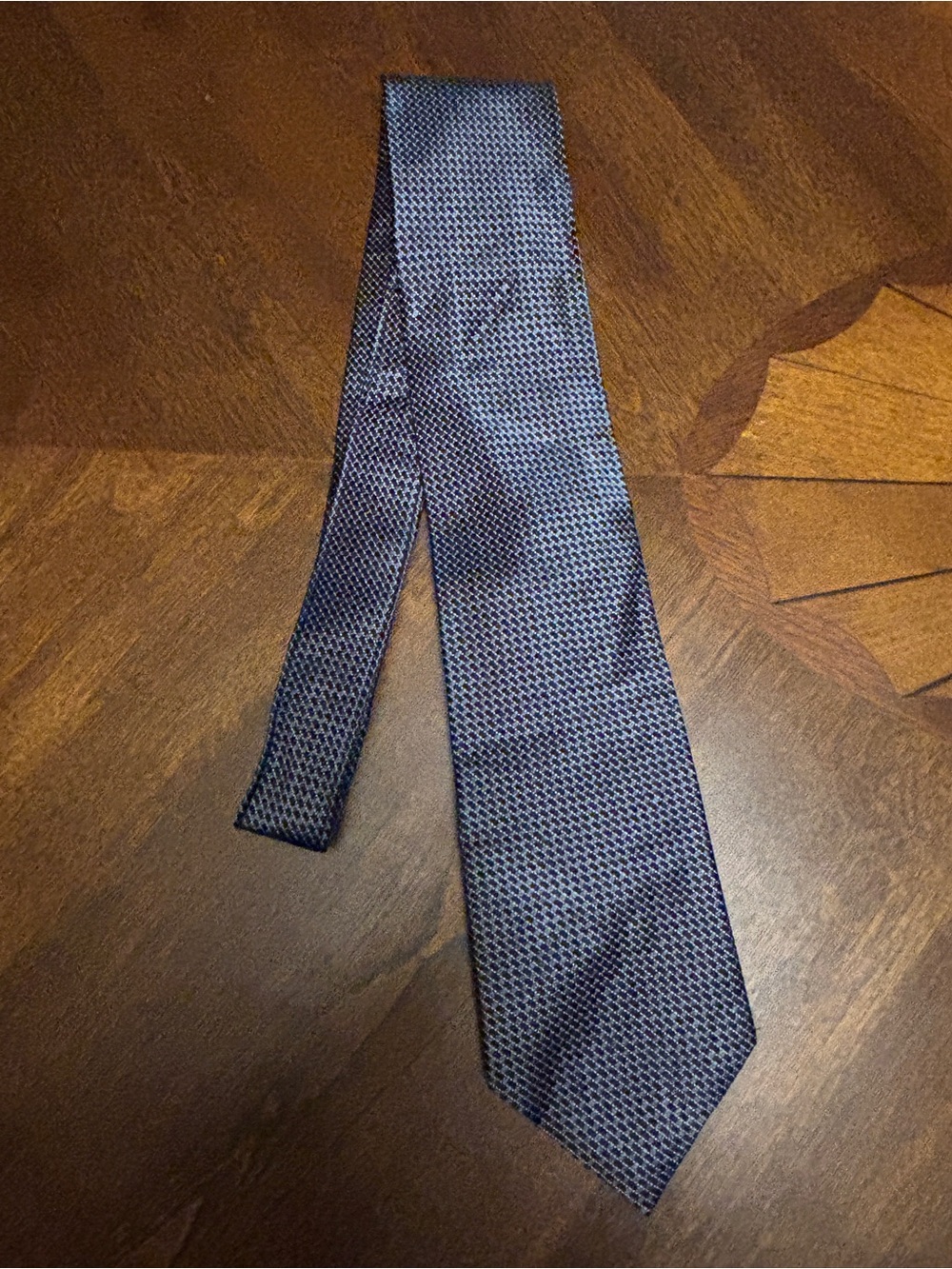 Roundtree & Yorke Navy Blue Micro-Pattern Silk Tie